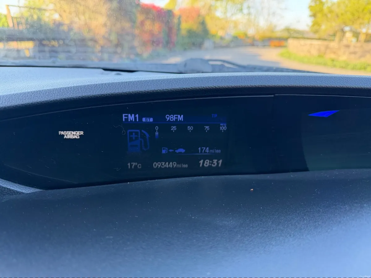 Honda Civic 2013/Manual  1.3 petrol - Image 2