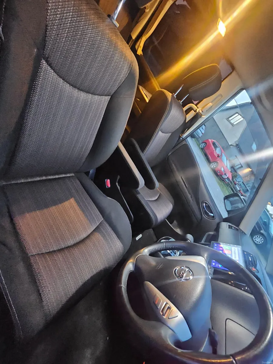 Nissan Serena 2016 8 seater automatic €8990 - Image 3