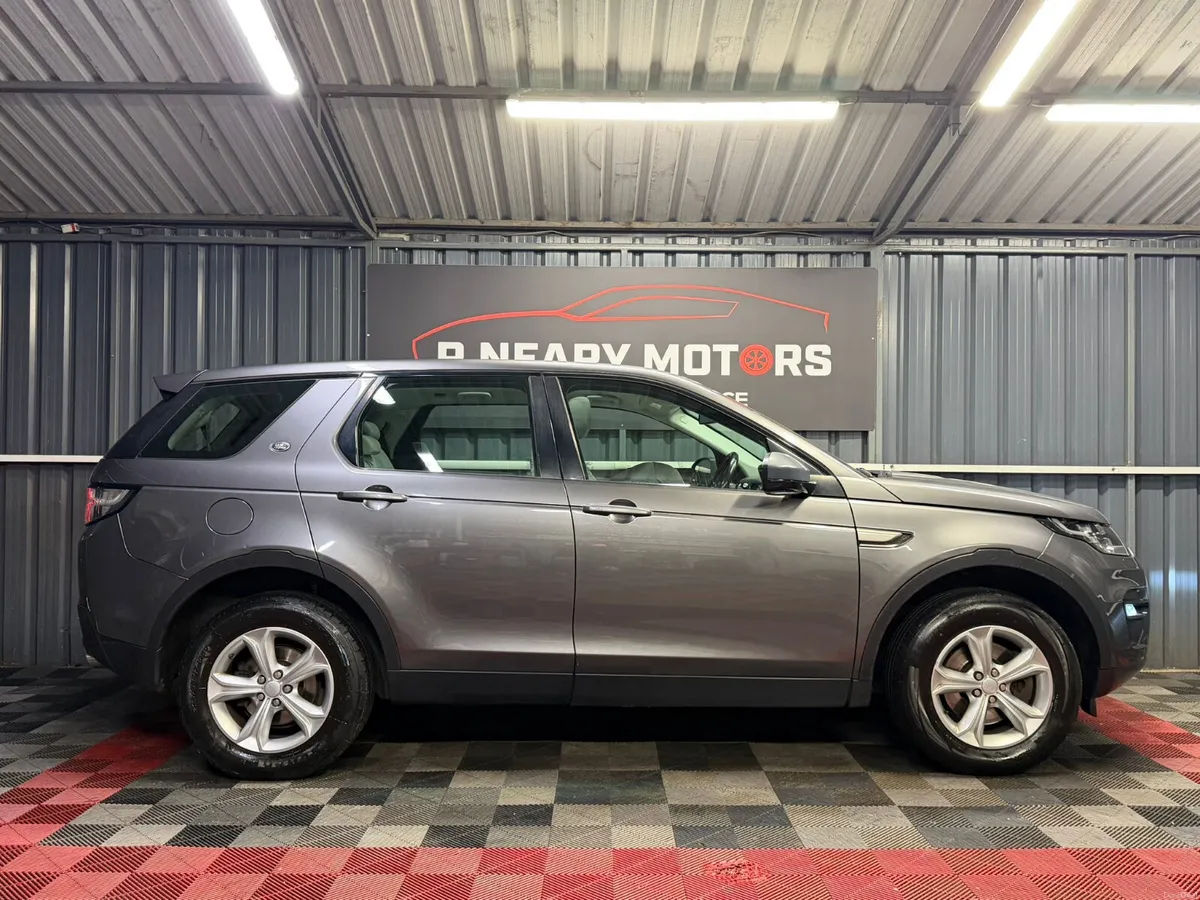 2016 Land Rover Discovery Sport 2.0 TD4 AUTO SE - Image 3