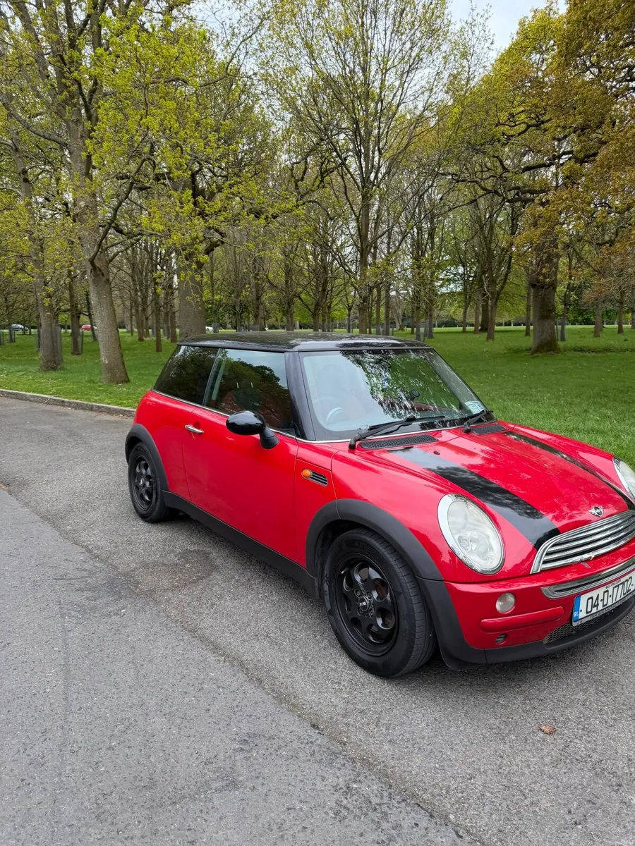 Mini Cooper 2004 - Image 1