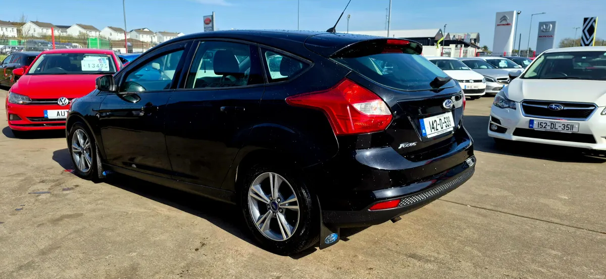 Ford Focus zetec 1.6 tdci 95bhp 5dr - Image 4