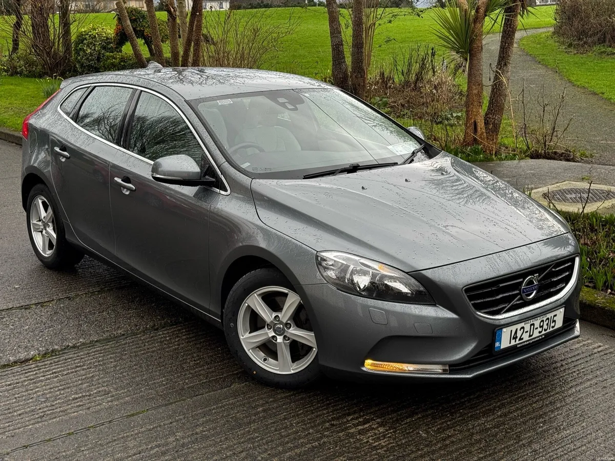 142 VOLVO V40 1.6 DIESEL AUTOMATIC LOW KM - Image 3