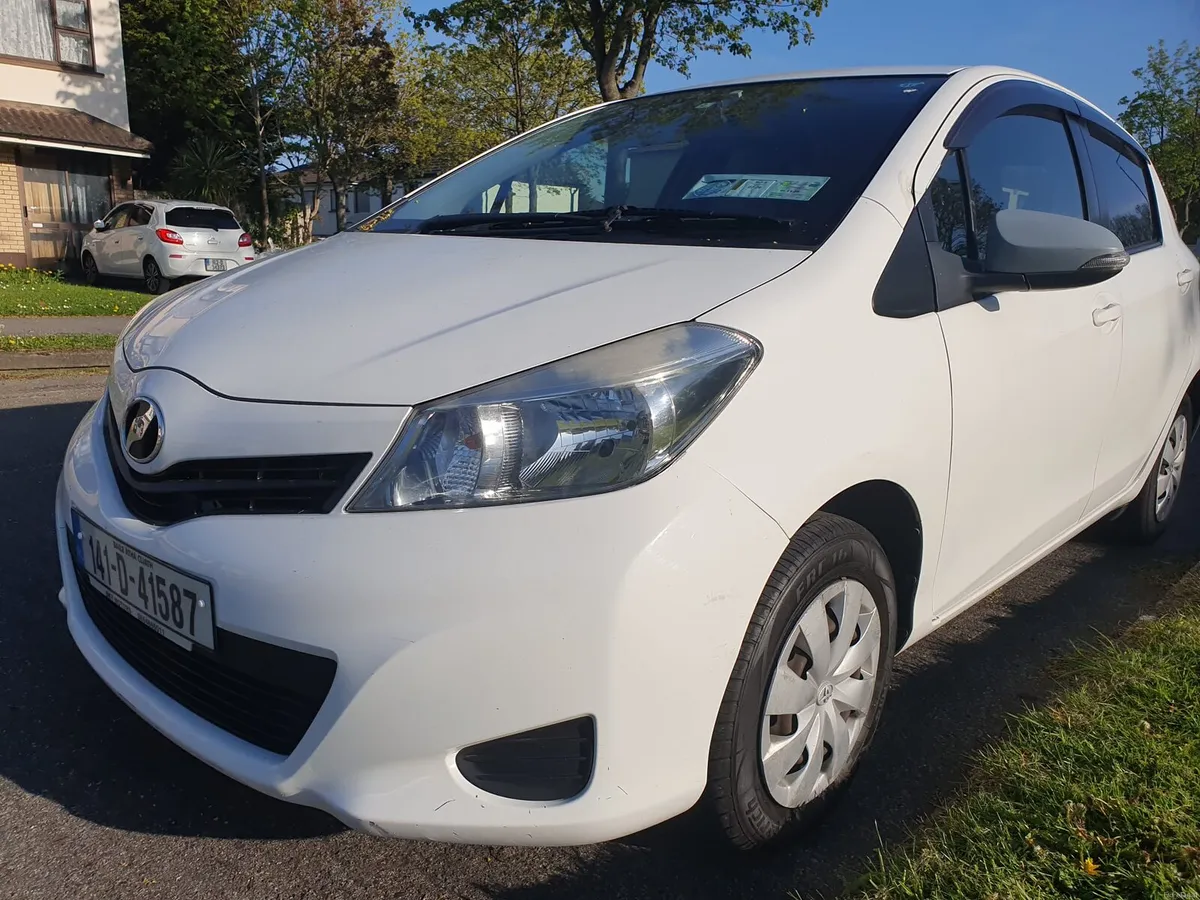 2014 Toyota Yaris/Vitz AUTO NCT 04/27 - Image 4