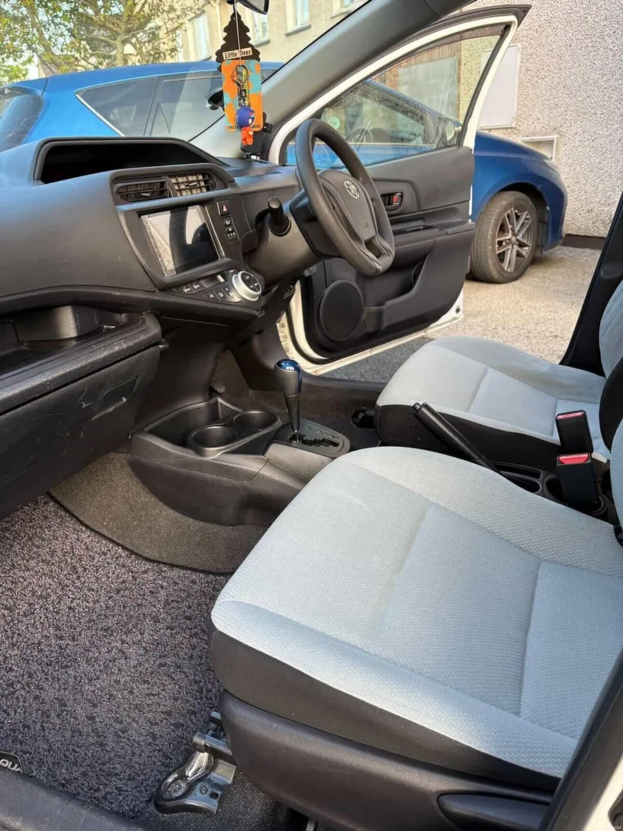 Toyota Aqua - Image 2
