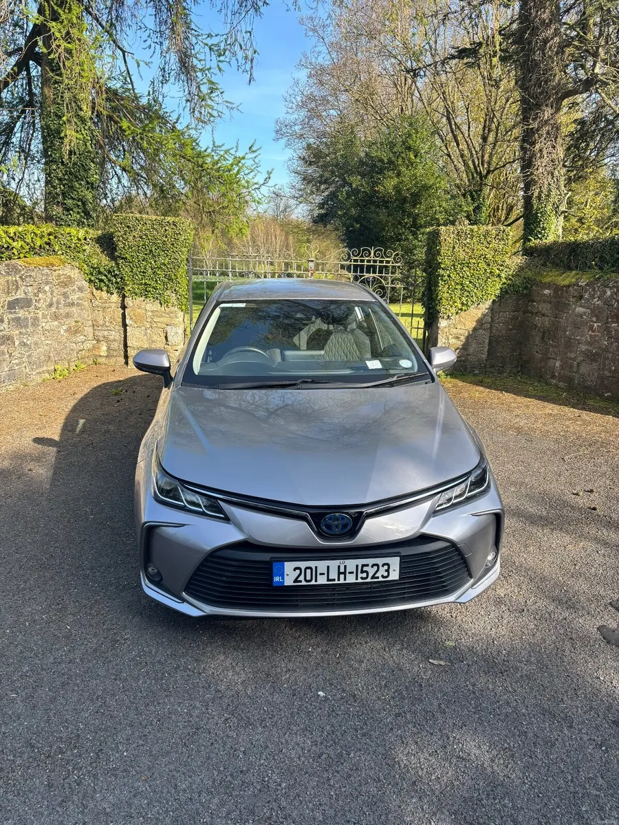 2020 Toyota Corolla Luna 1.8 Hybrid Automatic - Image 2