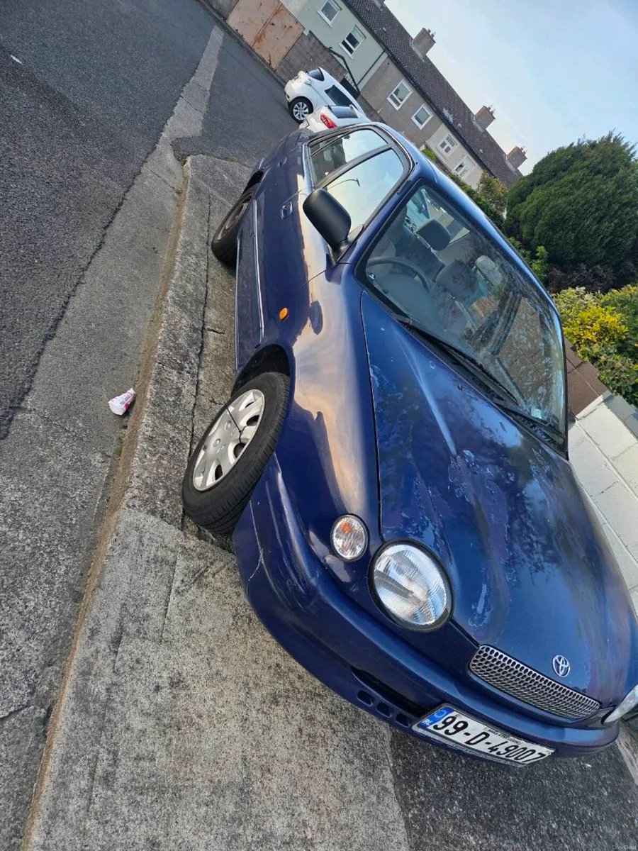 Toyota corolla - Image 1