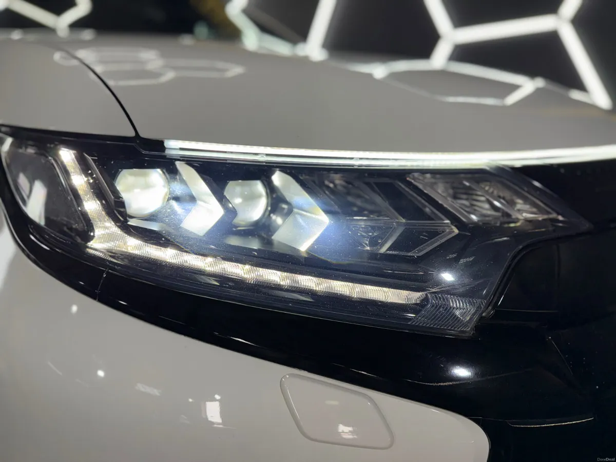 ◼️2019 MITSUBISHI OUTLANDER INTENSE 2.4 PHEV◼️ - Image 4