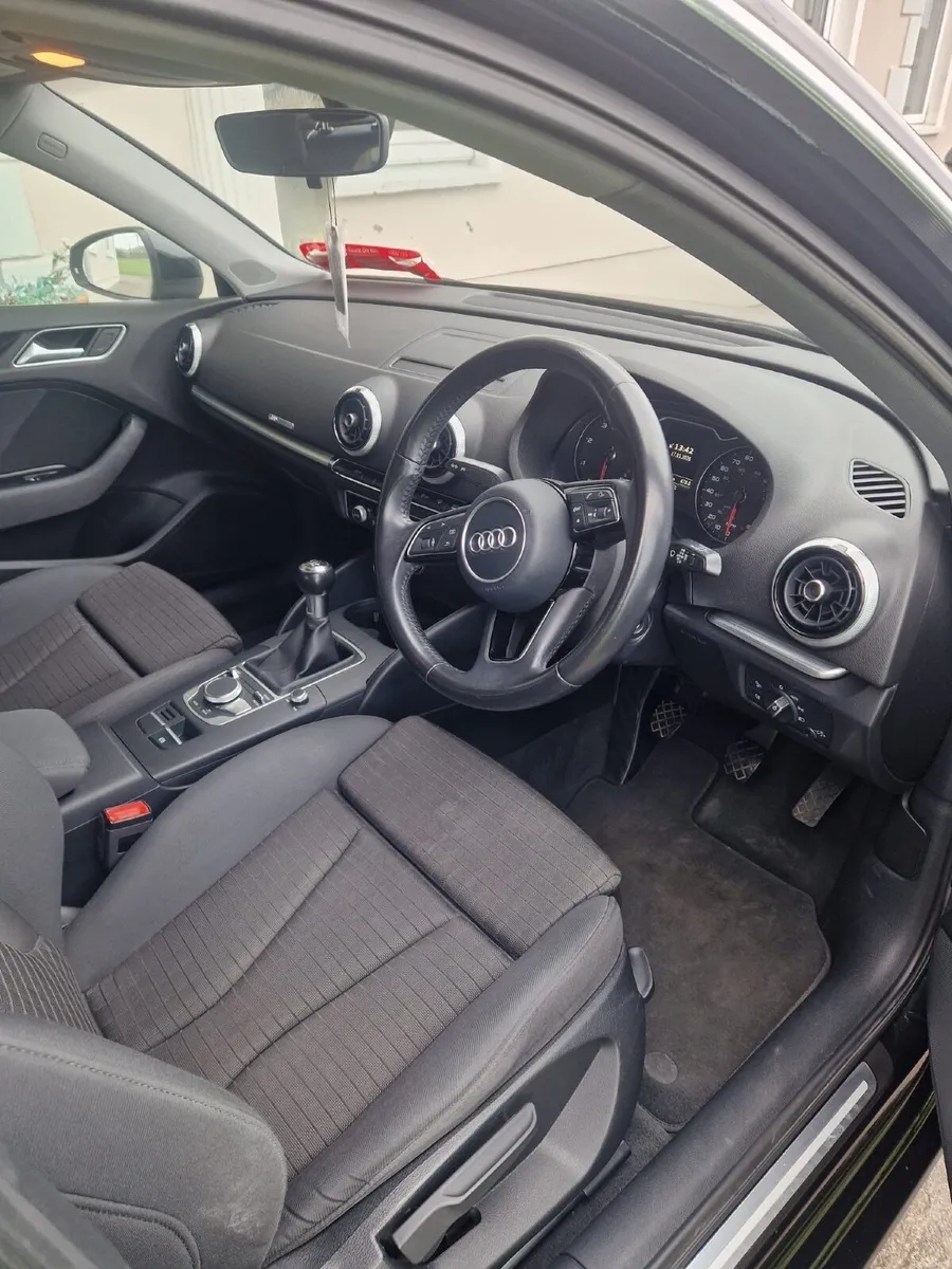 Audi A3 2017 - Image 2