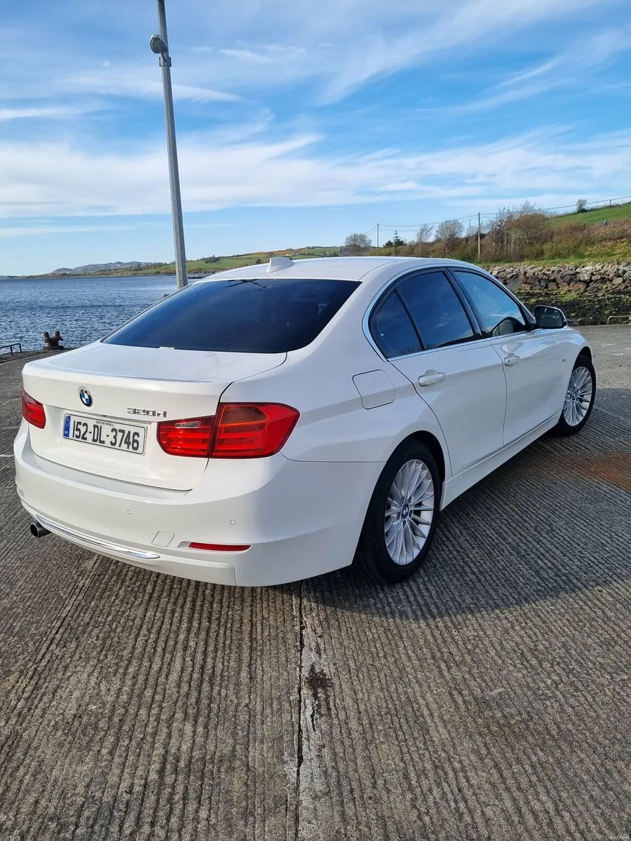 Bmw 320d luxury auto - Image 2