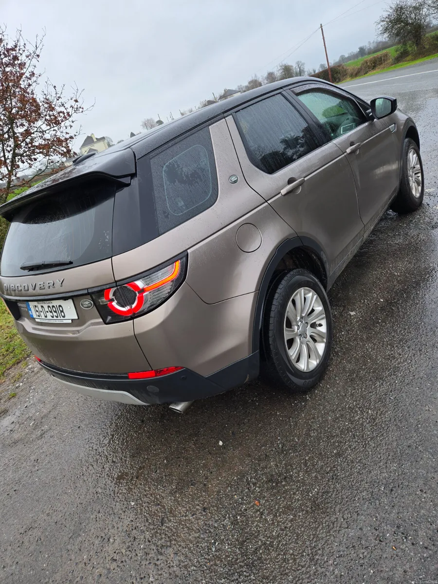 Land Rover Discovery 2015 🚗 - Image 1