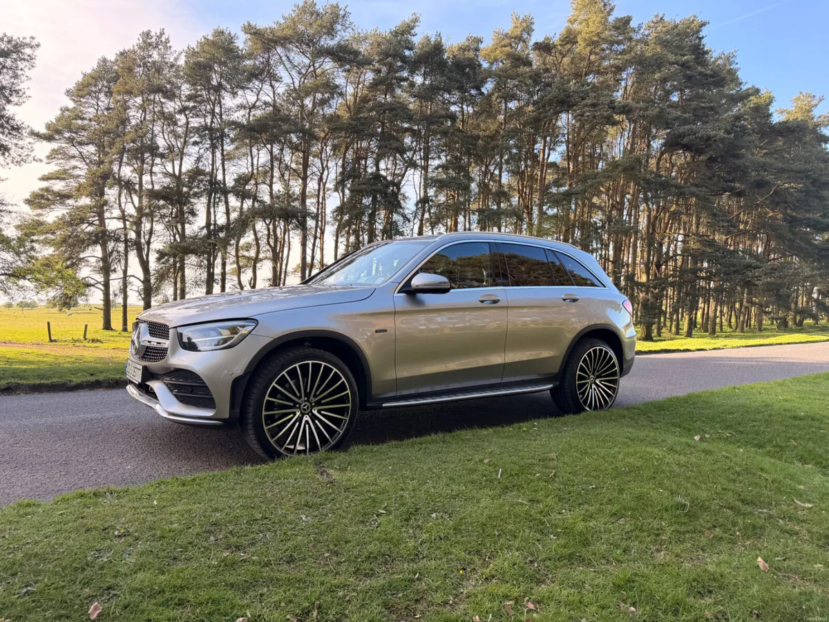 Mercedes-Benz GLC 2021 300d 4 Matic - Image 3