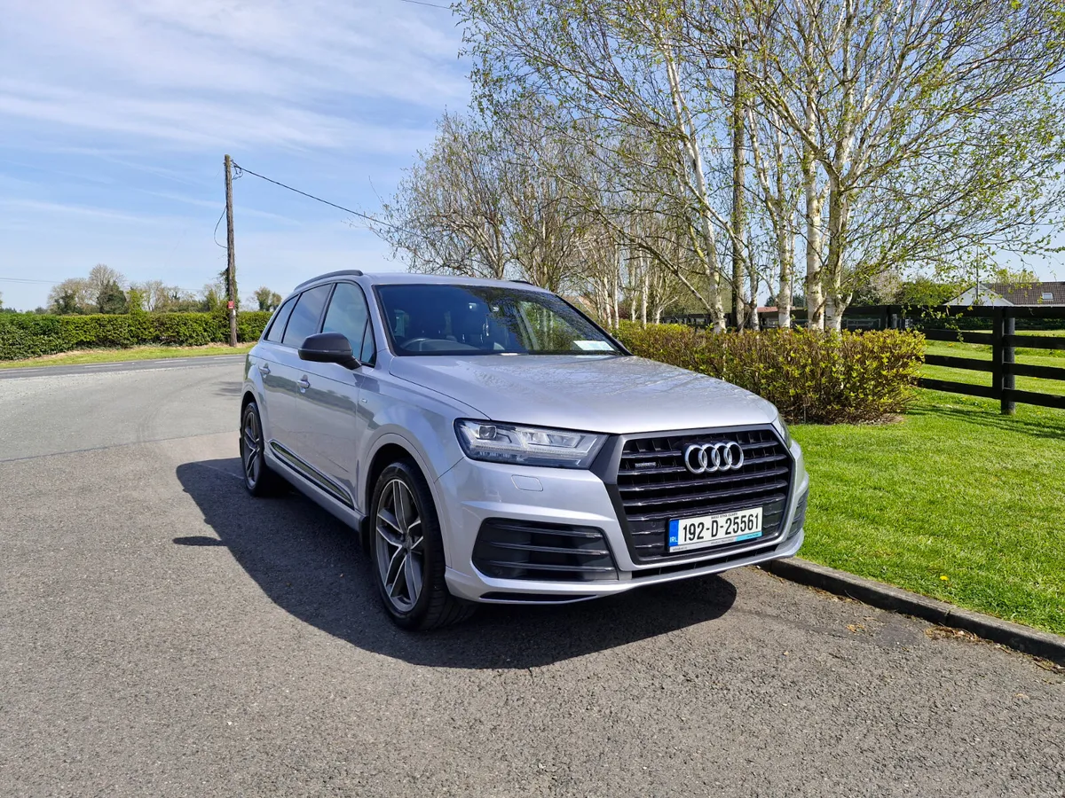 Audi Q7 Quattro S Line Black Edition 7 Seater - Image 1