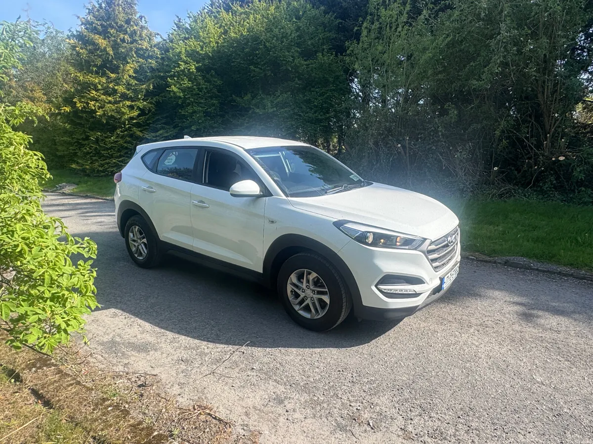 17 Hyundai Tucson 1.7 CRDI PREMIUM - Image 1