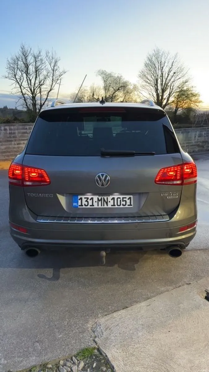 2013 Volkswagen Touareg Rline Crewcab - Image 3