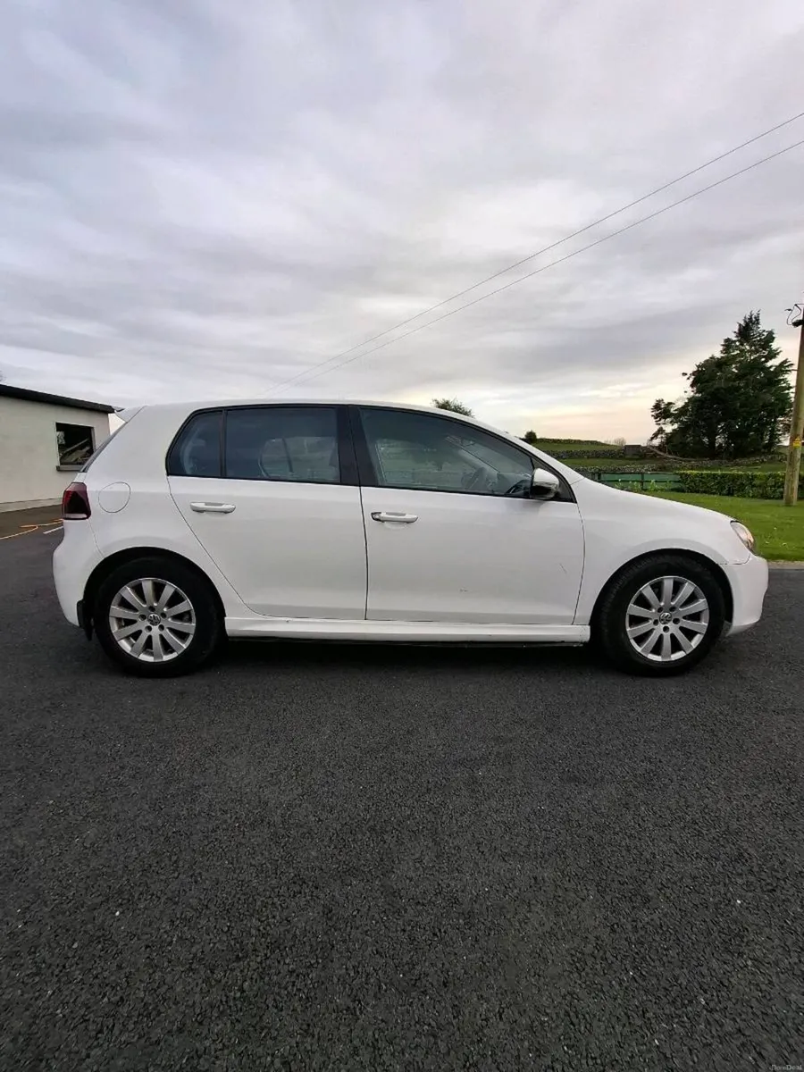 Volkswagen golf - Image 2