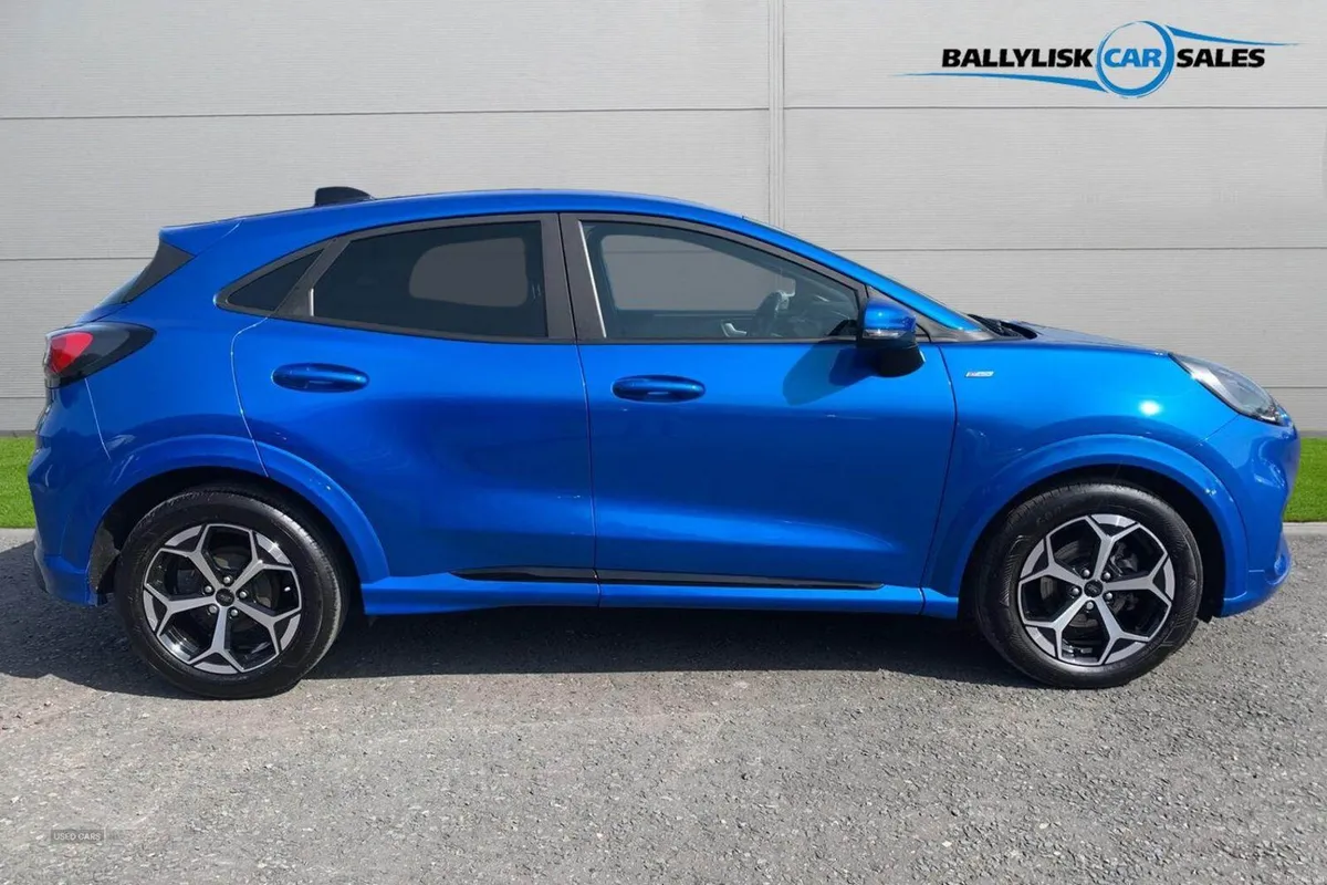 Ford Puma 1.0T 125PS ST-Line in Desert Island Blue - Image 3