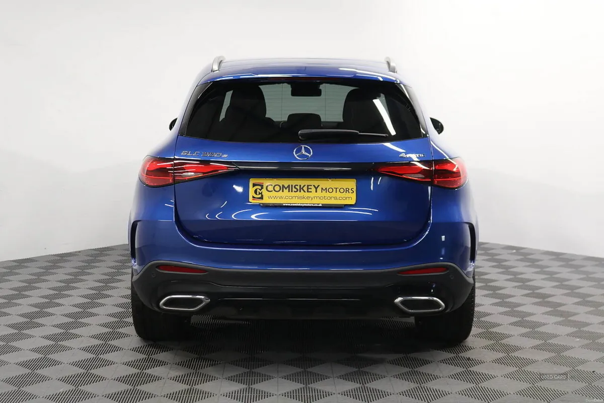 Mercedes-Benz GLC 300e Urban Edition - Image 5