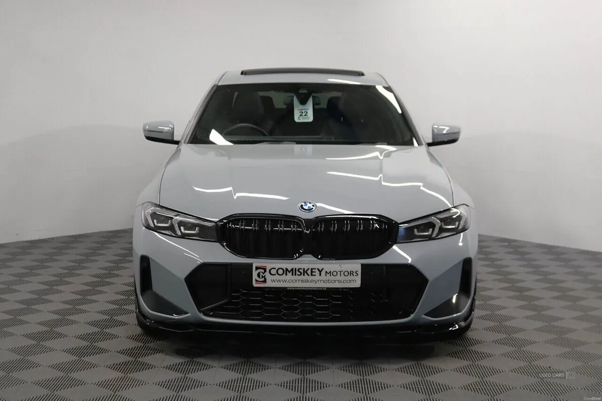 BMW 3-Series 330e M Sport - Image 2