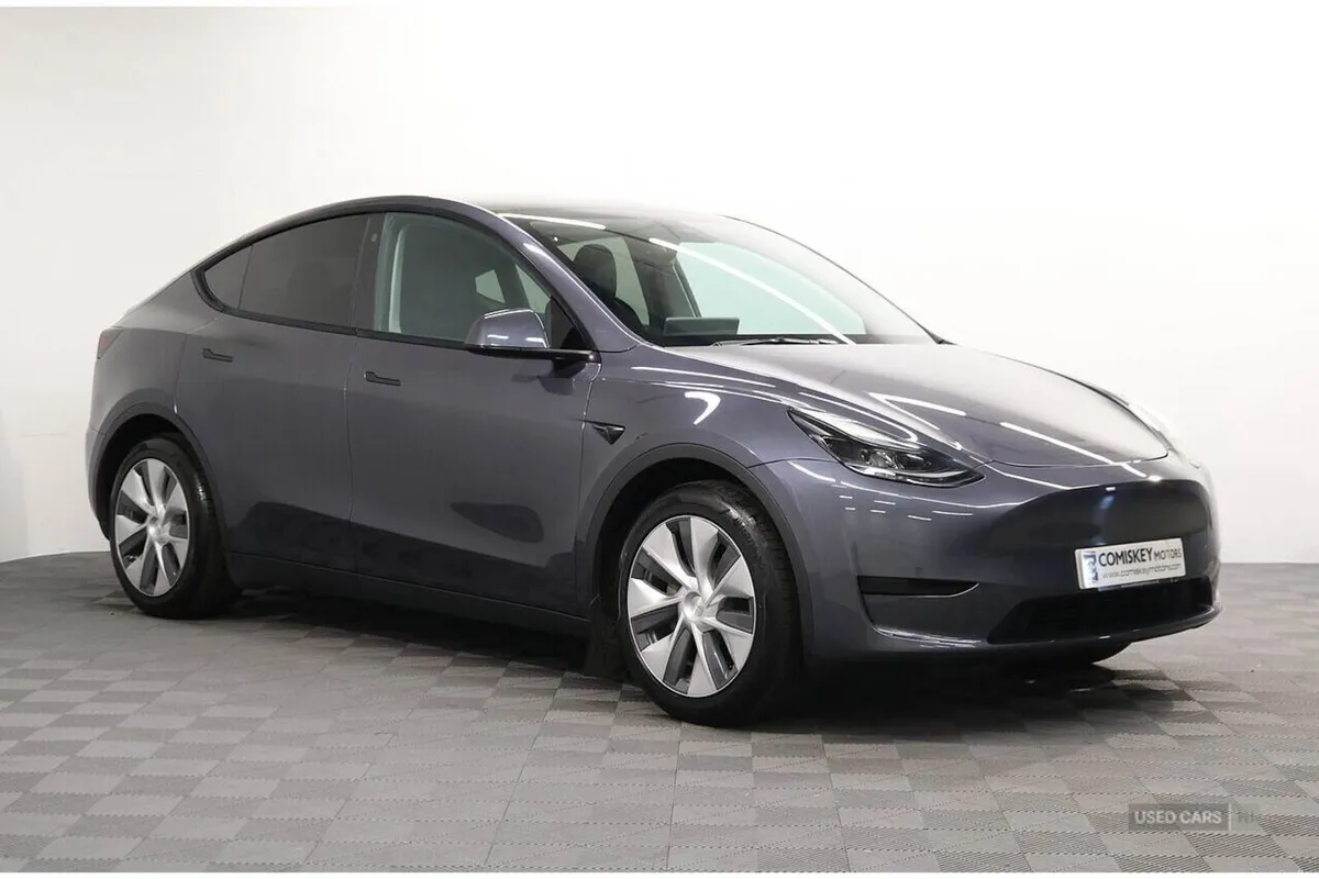 Tesla Model Y HATCHBACK - Image 1