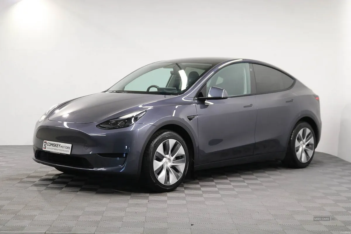 Tesla Model Y HATCHBACK - Image 3