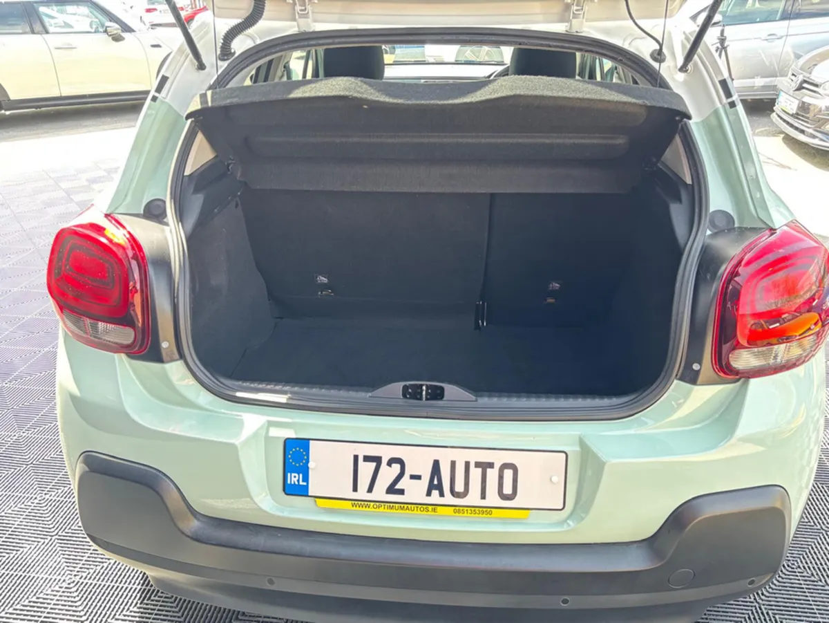 Citroen C3 Citroen C3 1.2 Petrol, auto, alloys, lo - Image 6