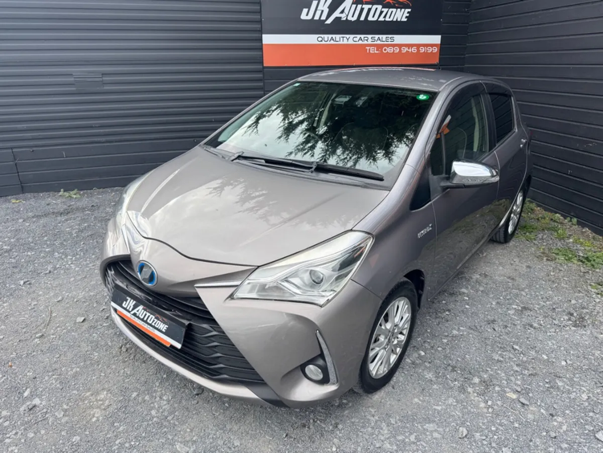 Toyota Yaris 1.5 HYBRID AUTO - Image 3