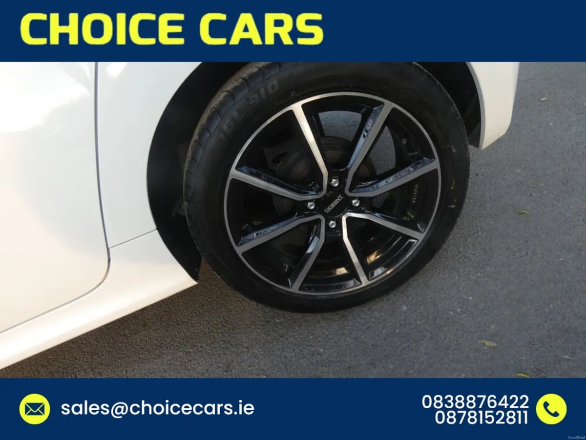 Toyota Yaris 1.5 AUTO HYBRID NEW 17 INCH ALLOYS - Image 4