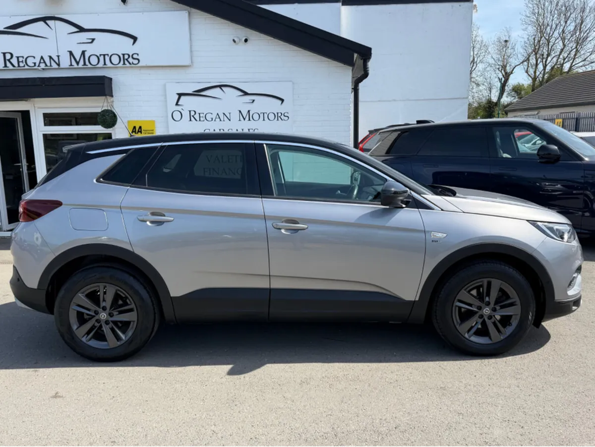 Opel Grandland X 120YR 1.2 130HP - Image 2