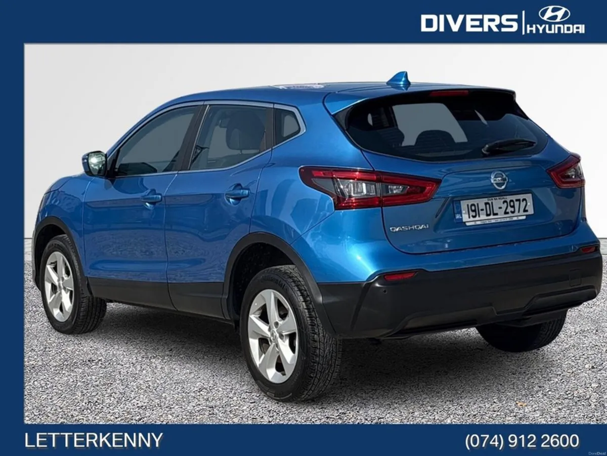 Nissan Qashqai Acenta Premium - Image 2