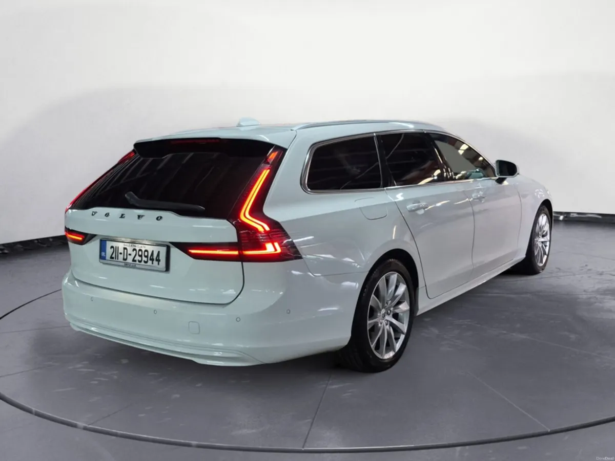 Volvo V90 B4 MOMENTUM AT 5DR AUTO - Image 5