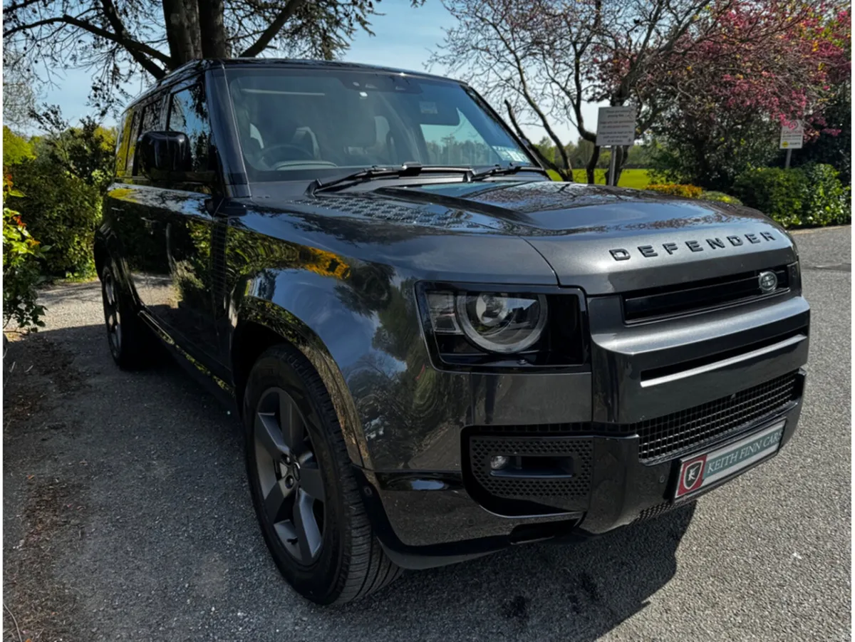 Land Rover Defender 110 X-DYNAMIC HSE PHE - Image 4