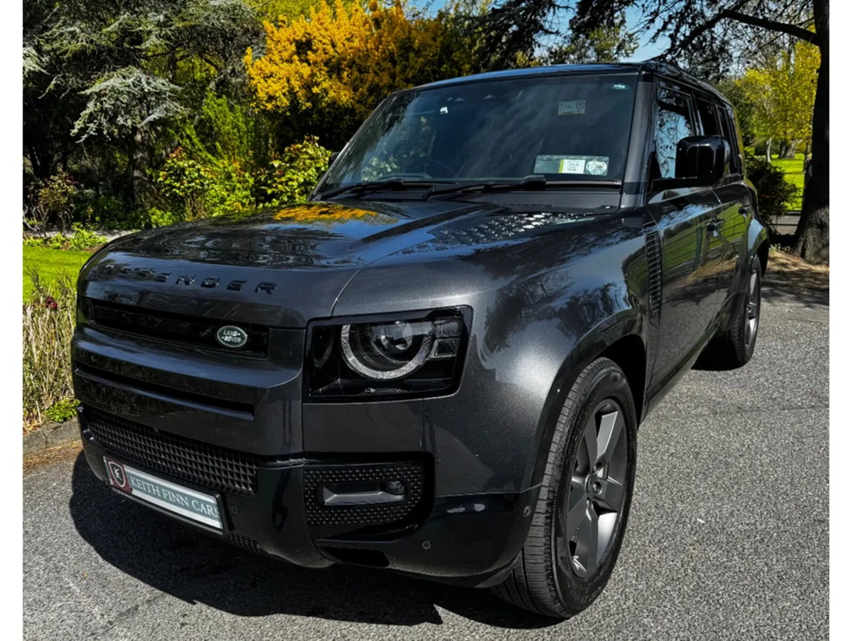 Land Rover Defender 110 X-DYNAMIC HSE PHE - Image 2