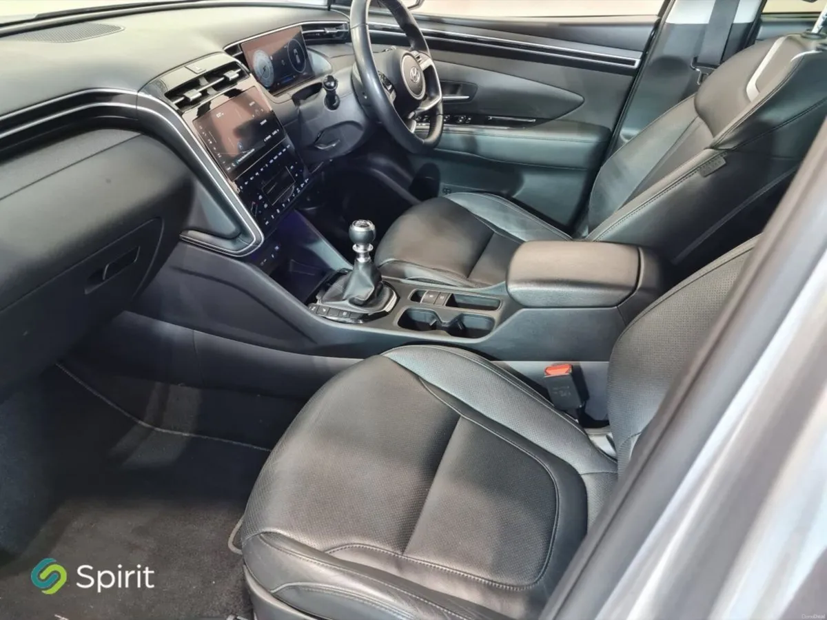 Hyundai Tucson 2WD Executive Plus**Call Andrew 086 - Image 4