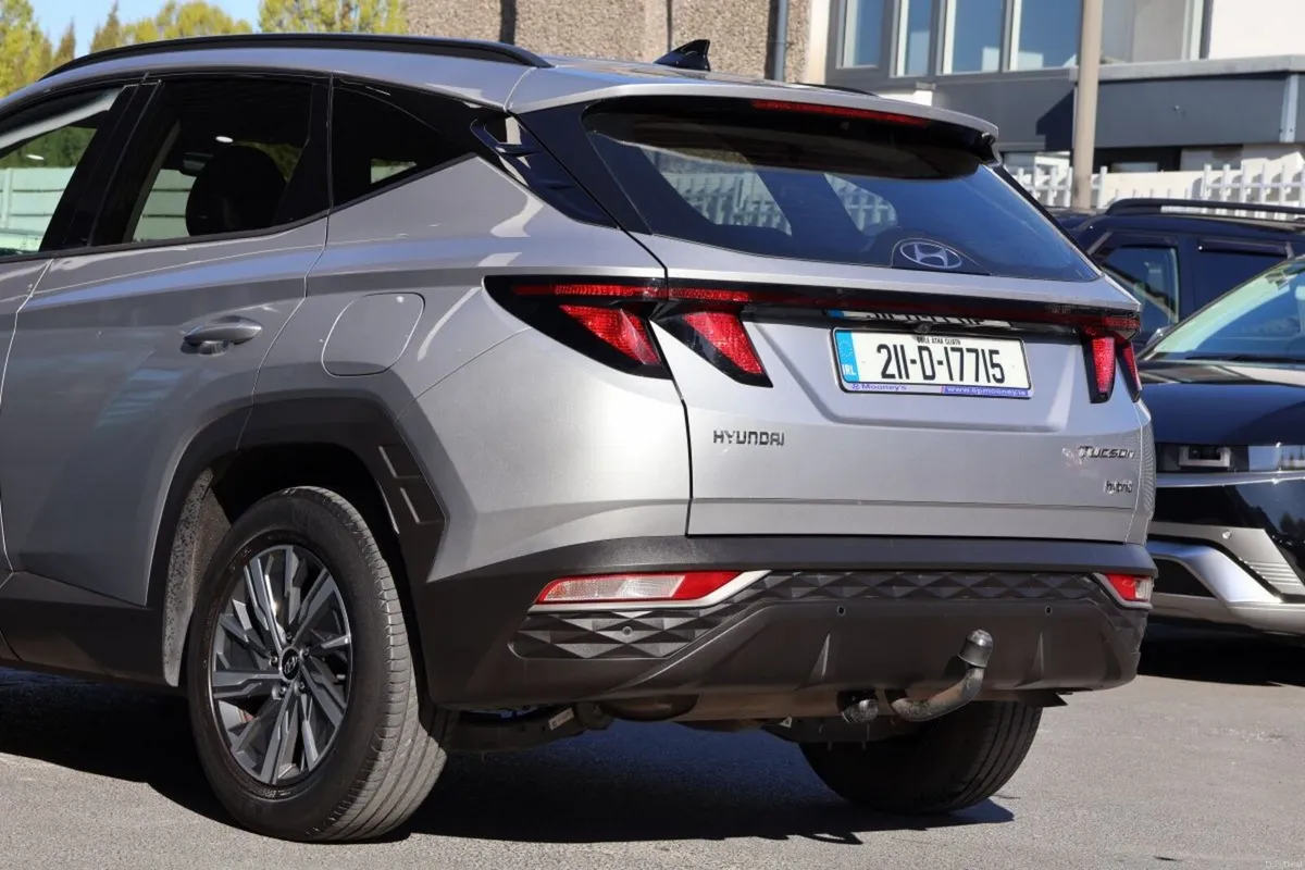 Hyundai Tucson 2WD Executive HEV Auto - Image 4