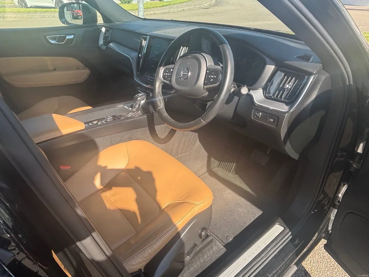 Volvo XC60 2020 D4 Momentum Auto - Image 3