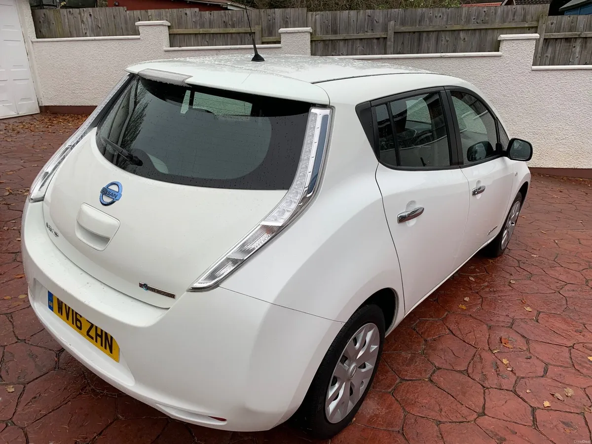 Nissan Leaf 2016 LOW MILEAGE 27,200 MLS 43.770 KMS - Image 4