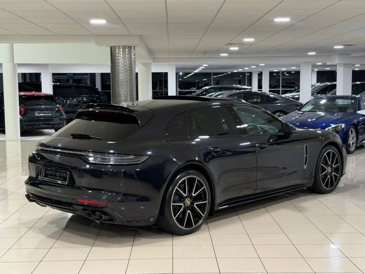 Porsche Panamera 4 E-HYBRID SPORT TURISMO PLATINUM - Image 3