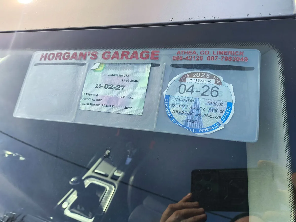 Volkswagen Passat 2017 - Image 2