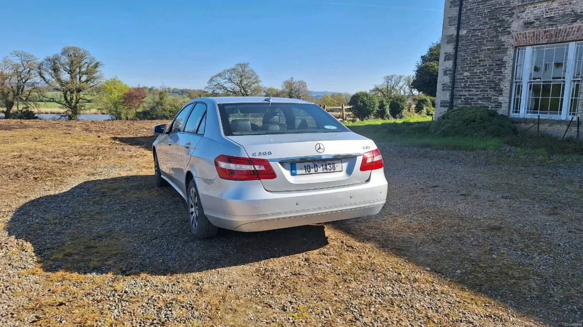 Mercedes E200 - Image 3