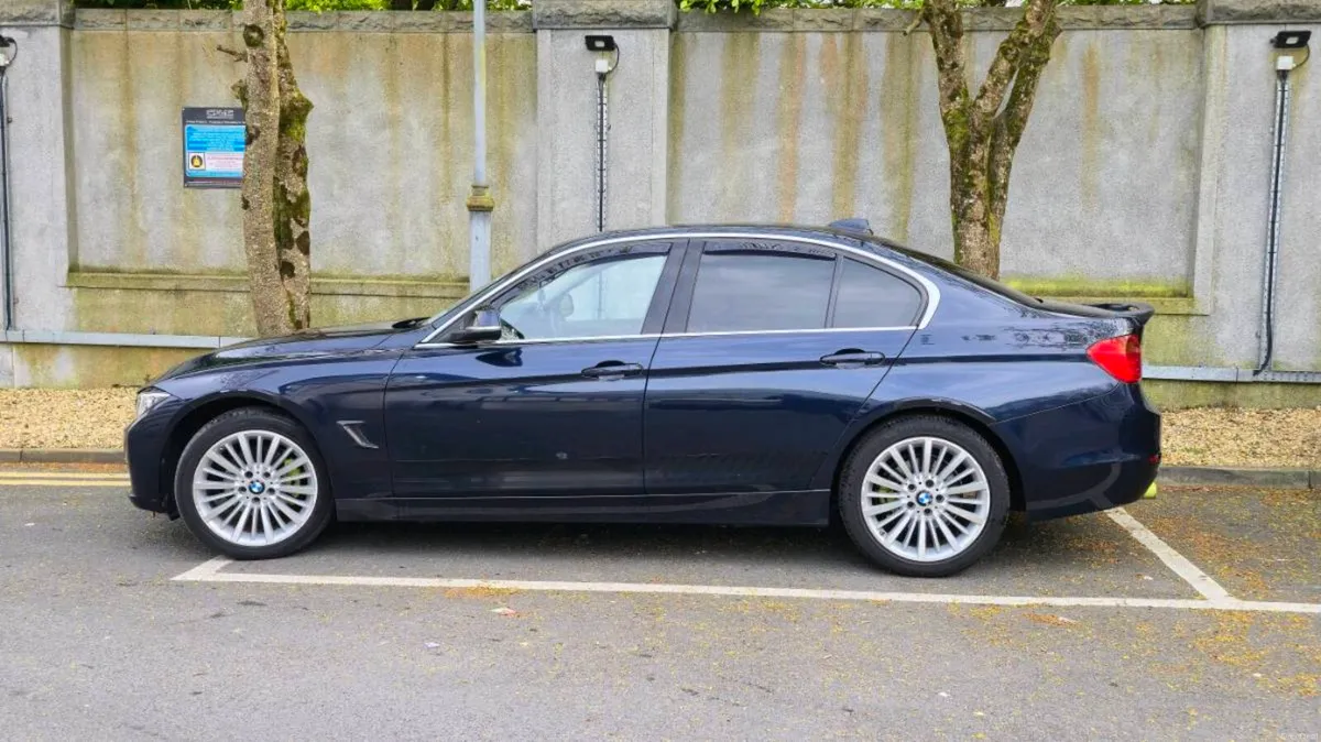 BMW 3-Series 318d Luxury Trim Automatic - Image 1
