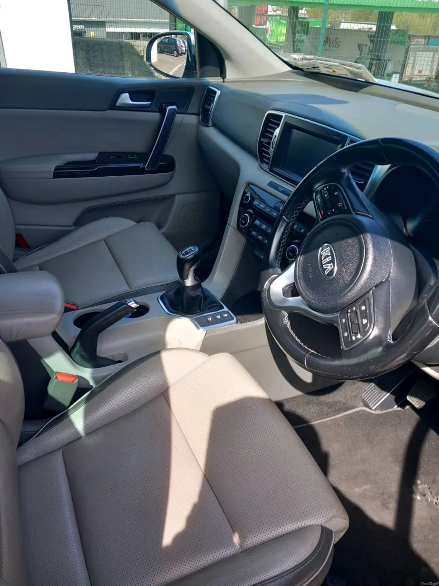 2018 Kia Sportage Platinum 1.7 - Image 2