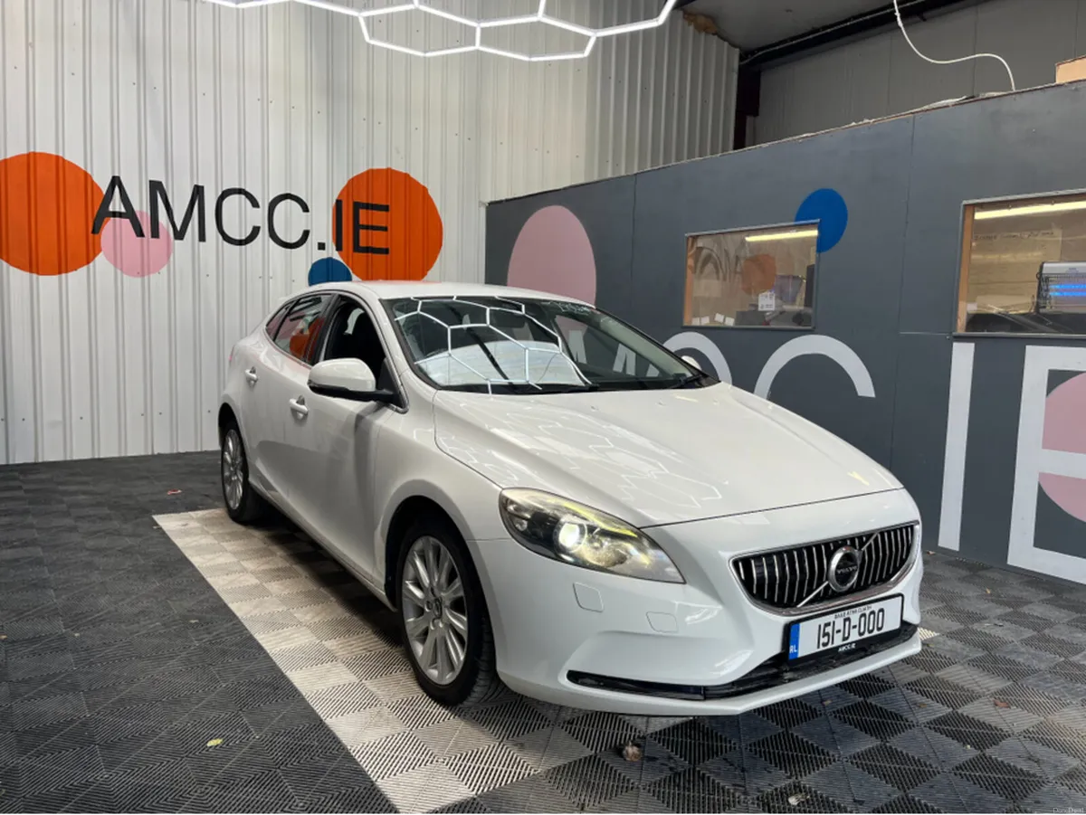 Volvo V40 €11950 2015 VOLVO V40 T3 SE 1.5 AUTOMATI - Image 1