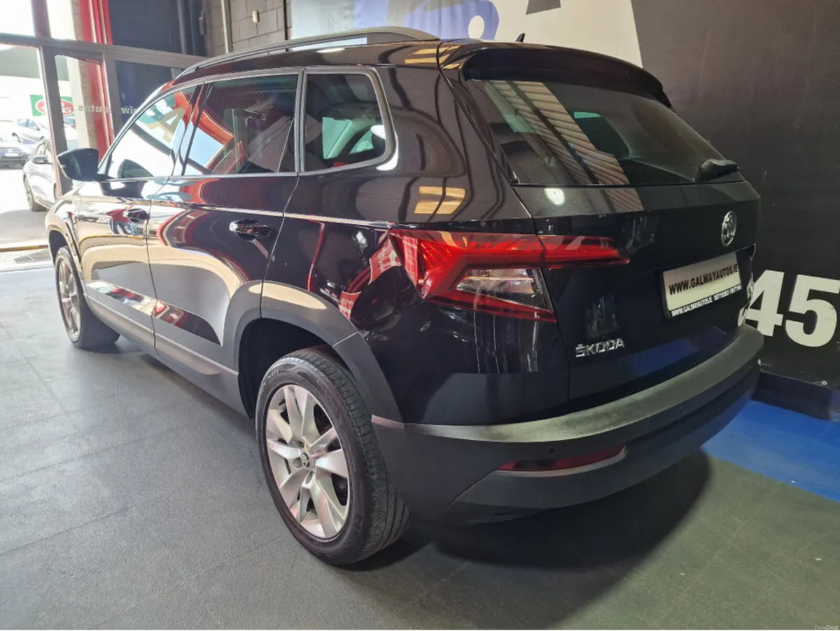 Skoda Karoq SE TECHNOLOGY **SAT NAV, PARKING SENSO - Image 6