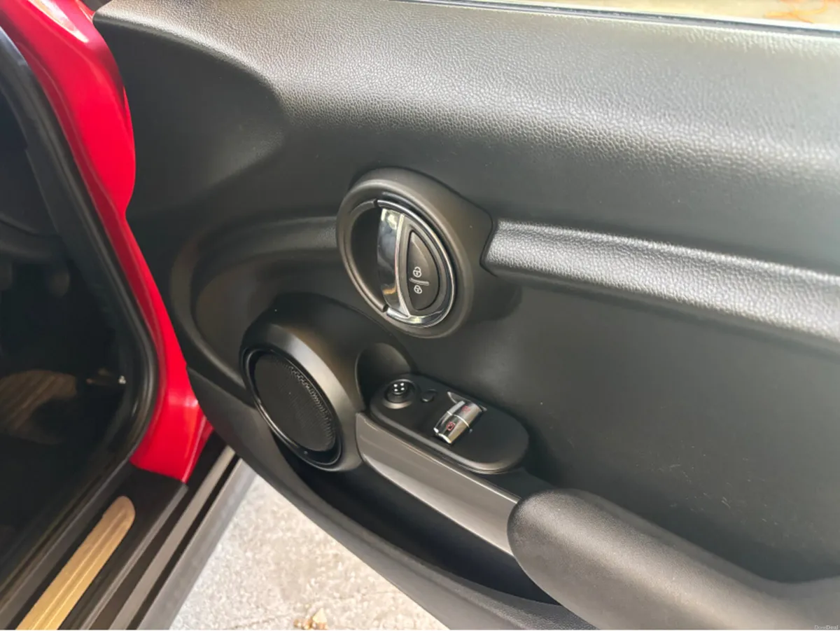 Mini Cooper CLASSIC CLA2 2DR COOPER - Image 4