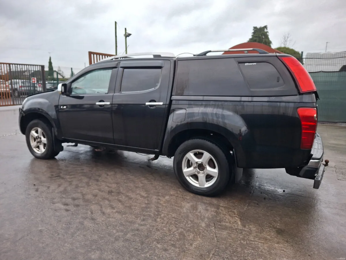 2014 Isuzu D Max 2.5 Diesel 6 speed - Image 4