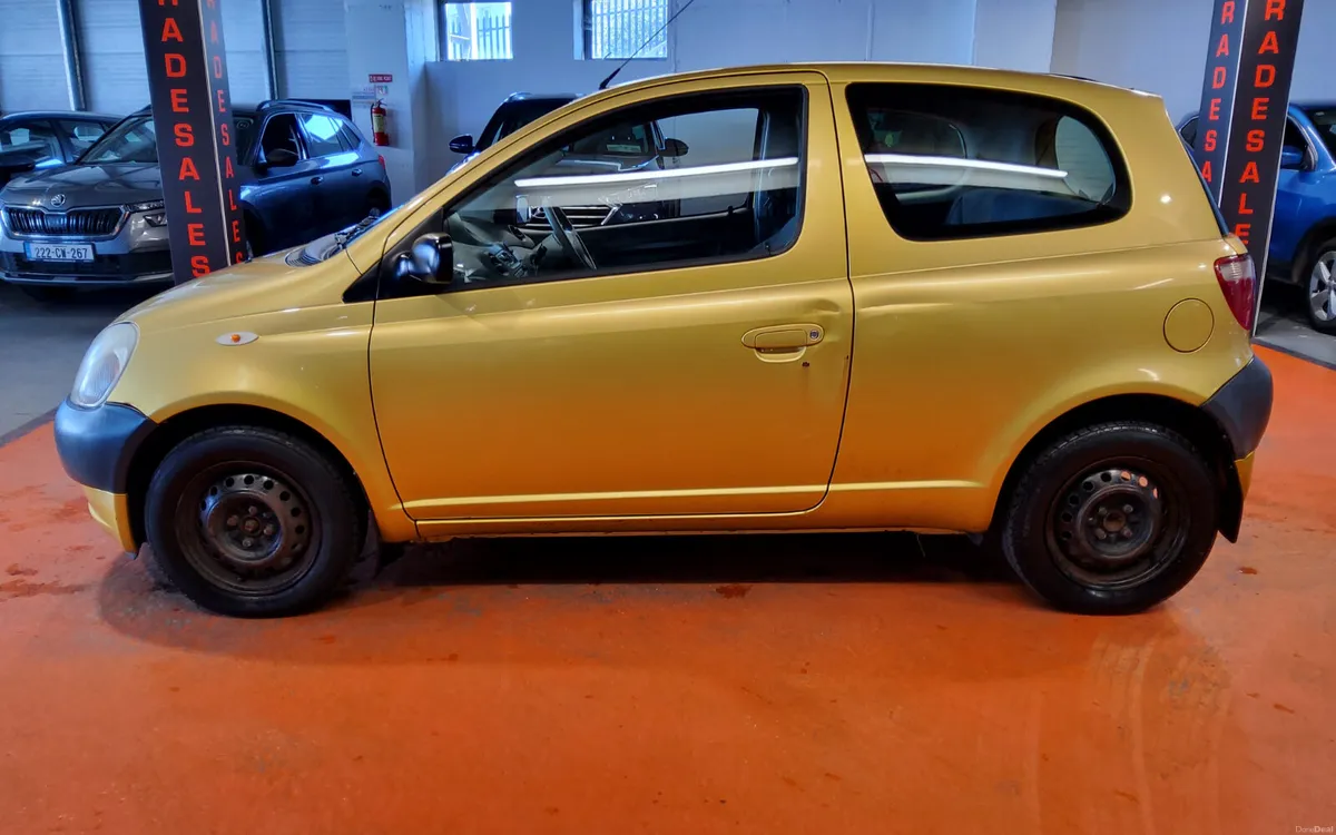 Toyota Yaris 2002 - Image 4