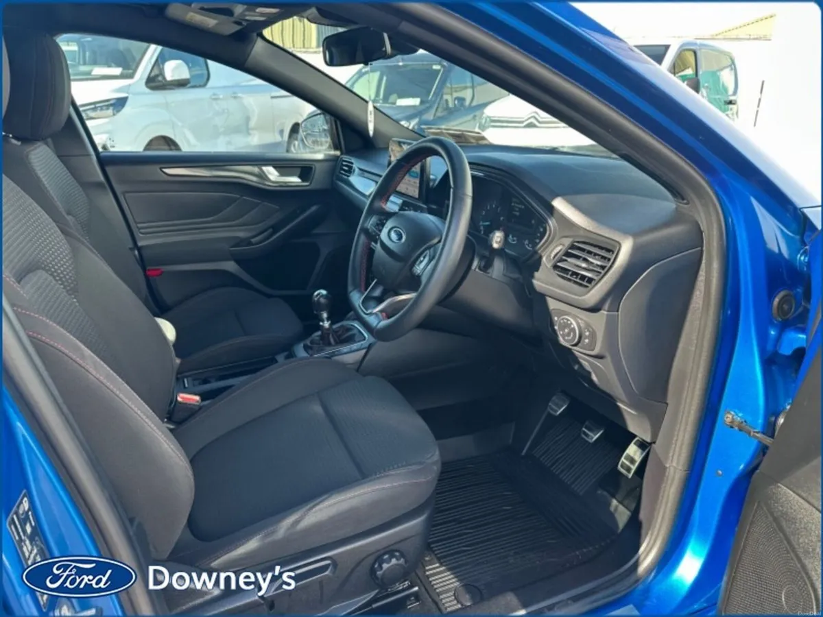 Ford Focus 1.0 PETROL ST-LINE - Image 2