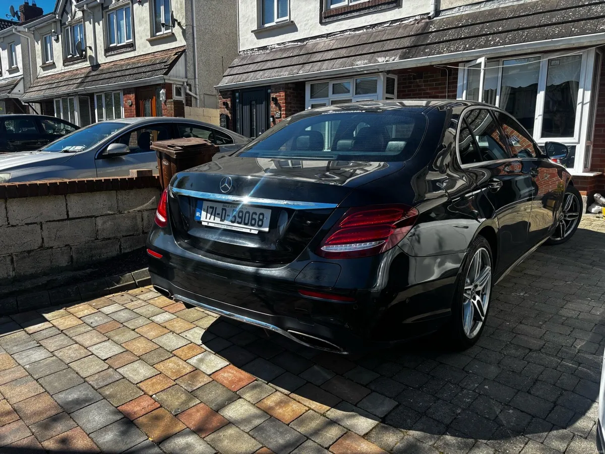 Mercedes e350 e hybrid premium amg - Image 2