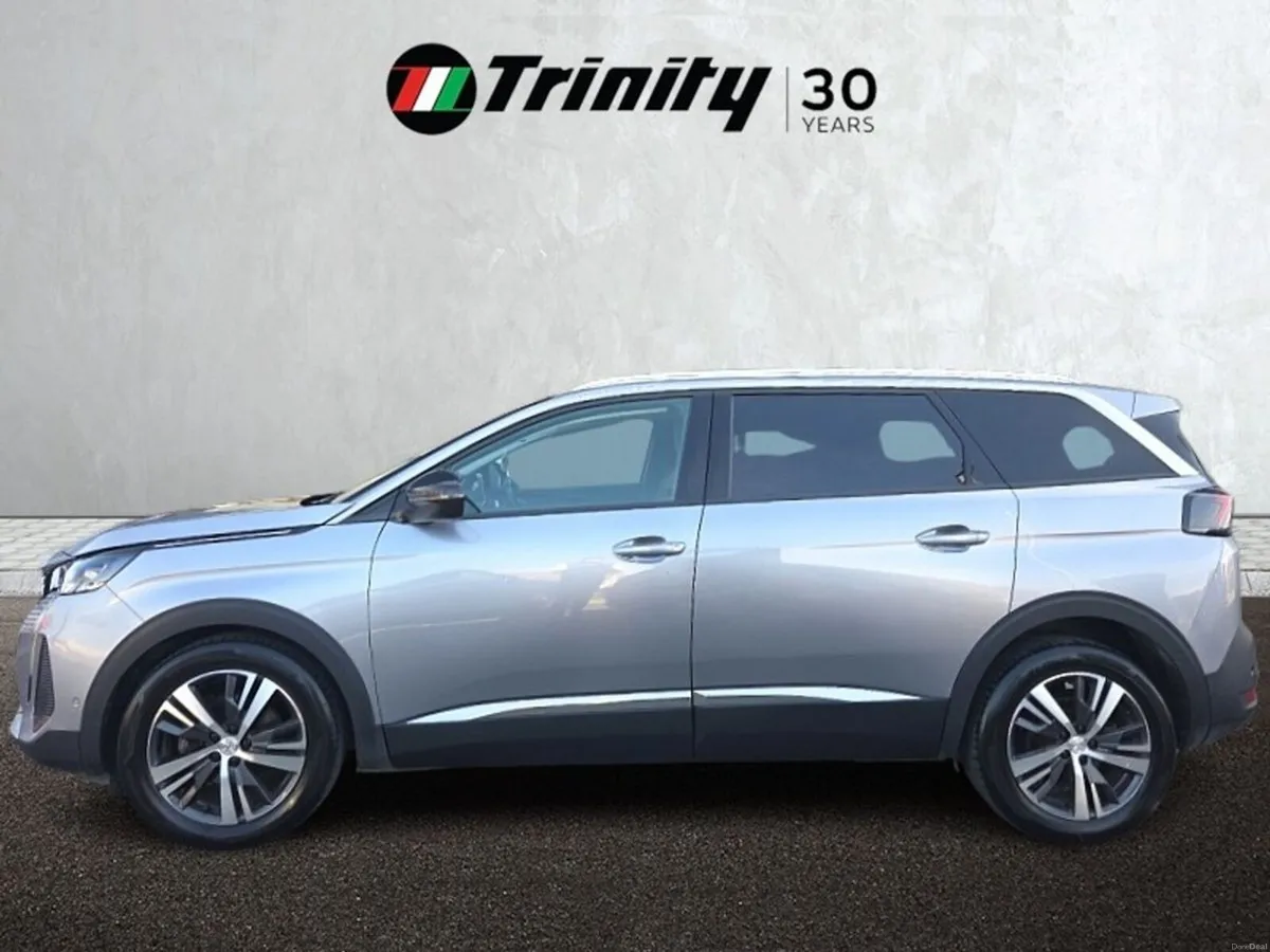 Peugeot 5008 ** 1.5 BLUEHDI 130BHP ALLURE ** TRINI - Image 5