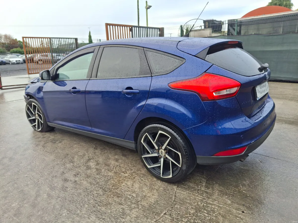 172 Ford Focus Light Damage - Image 4